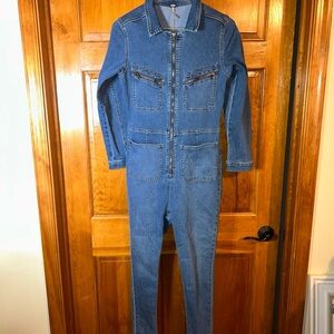 Free People Denim Long Sleeve Zip Front Jumpsuit W/Pockets size Med -EUC